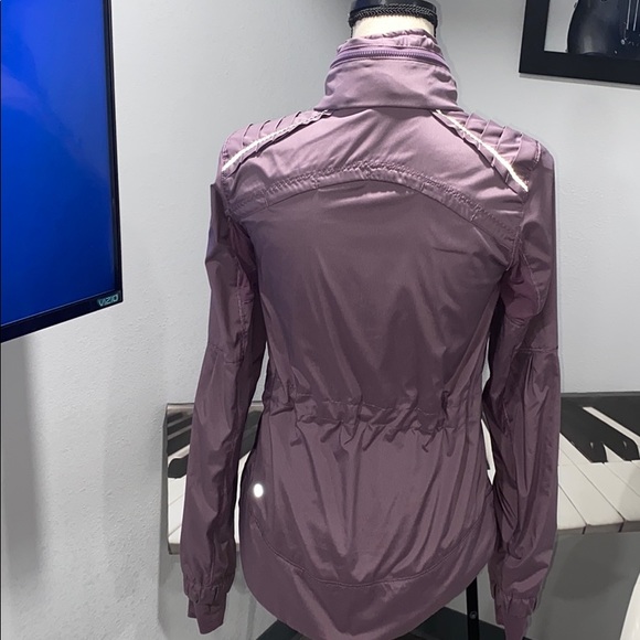 Lululemon Jacket - Picture 6 of 16